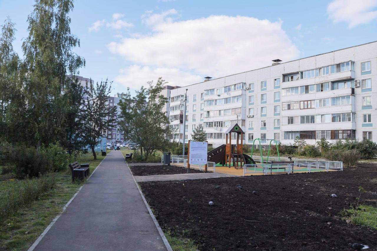 Работы по благоустройству большого двора на ул. Владимирская продолжаются