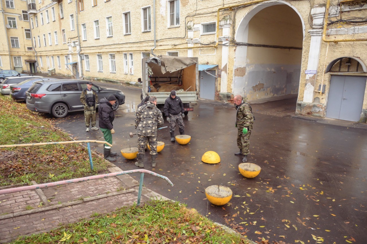 В Сергиевом Посаде по просьбе жителей на дороге установили полусферы