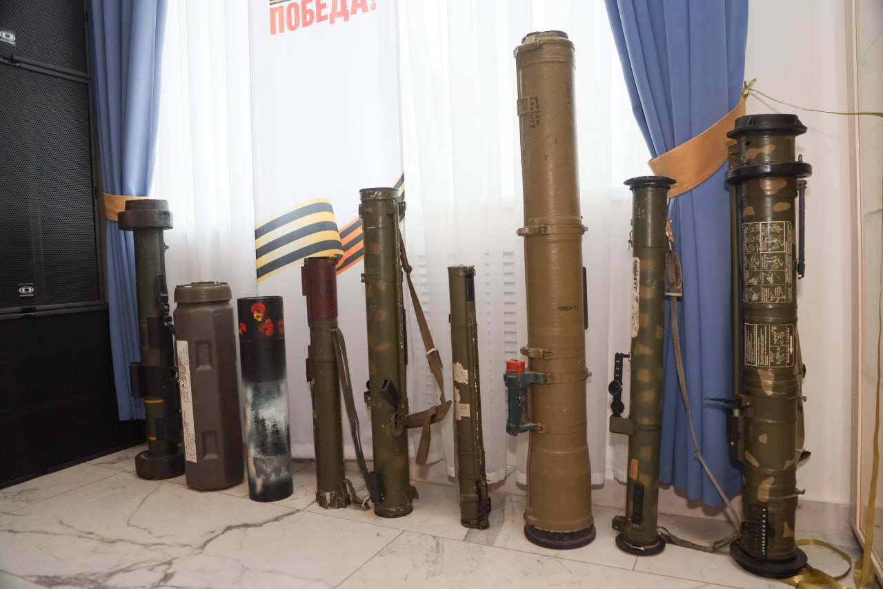 В ДК «Космос» Сергиево-Посадского округа состоялось открытие художественной военно-патриотической выставки «Время героев»