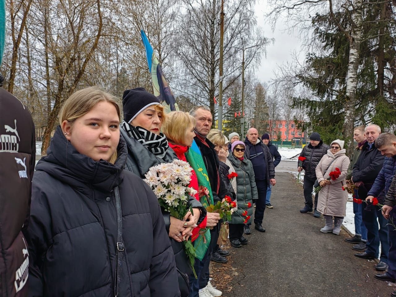 В Хотькове сегодня почтили память 17 сергиевопосадских омоновцев