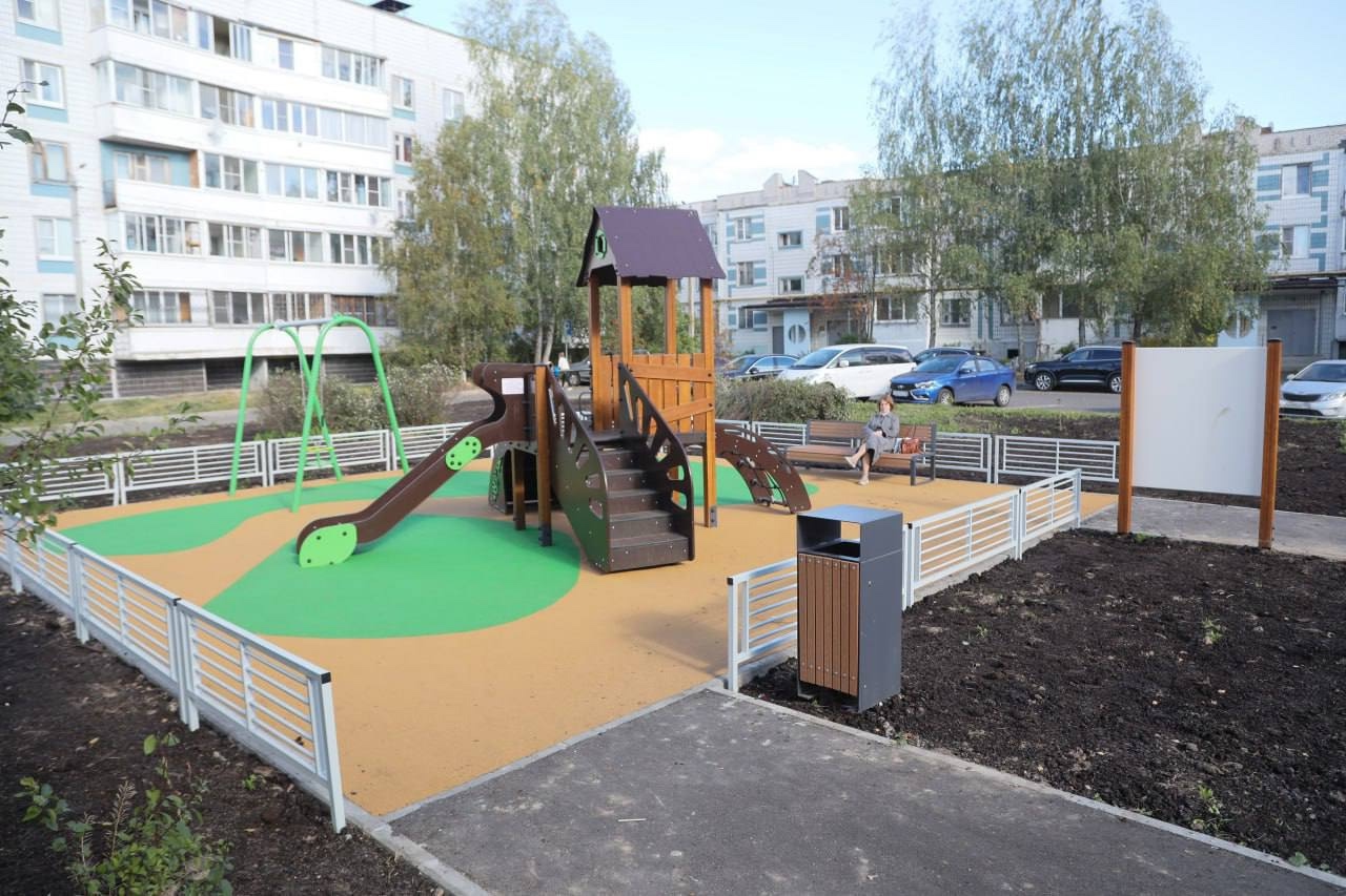 Работы по благоустройству большого двора на ул. Владимирская продолжаются